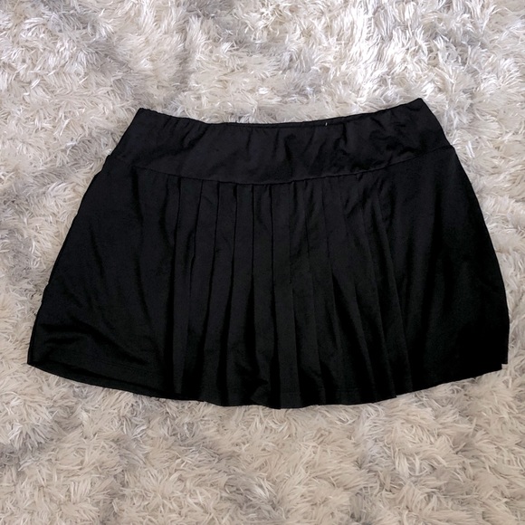 Tail pleated athletic skort - Picture 2 of 7